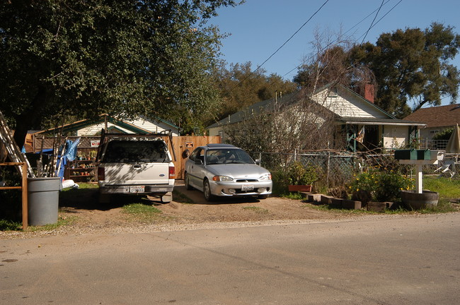 308 N Arnaz St in Ojai, CA - Building Photo - Building Photo