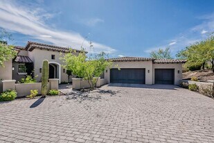 12016 N Sunset Dr in Scottsdale, AZ - Building Photo