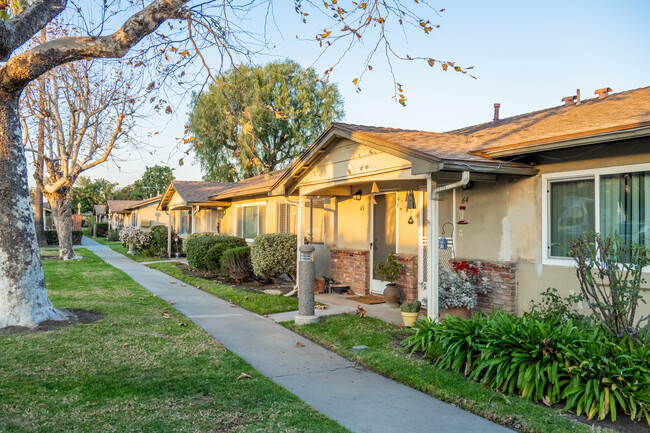 Coco Palms in Orange, CA - Building Photo - Building Photo