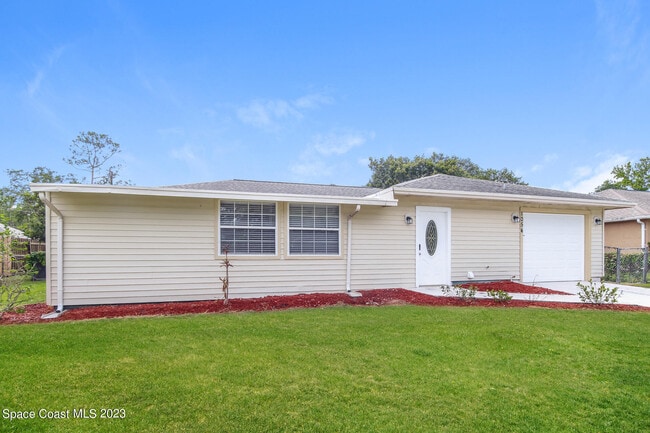 1054 Fairplay Ave NW in Palm Bay, FL - Building Photo - Building Photo