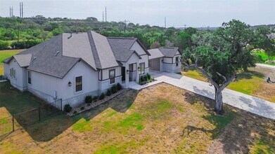 104 Lazy Oak Pl, Unit 2230 in Spicewood, TX - Building Photo - Building Photo
