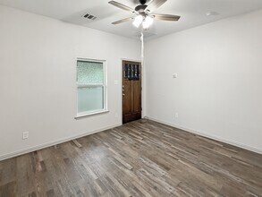 2424 Mckinley Ave in Fort Worth, TX - Building Photo - Building Photo