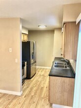 11614 Dawn St in Anchorage, AK - Building Photo - Building Photo