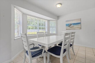 406 Shorewood Cir in Pensacola, FL - Building Photo - Building Photo
