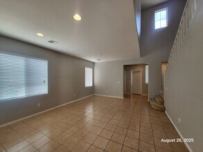 7962 Severn Valley St in Las Vegas, NV - Building Photo - Building Photo
