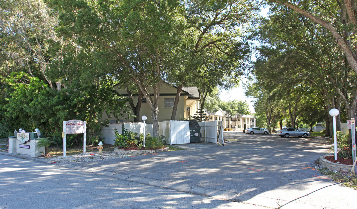 White House Apartment in Clearwater, FL - Building Photo