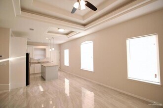 506 Teague Ave, Unit 2 in Edinburg, TX - Building Photo - Building Photo