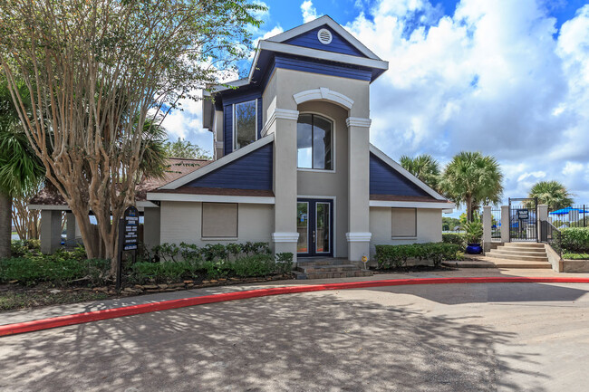 The Breakers in Texas City, TX - Building Photo - Building Photo