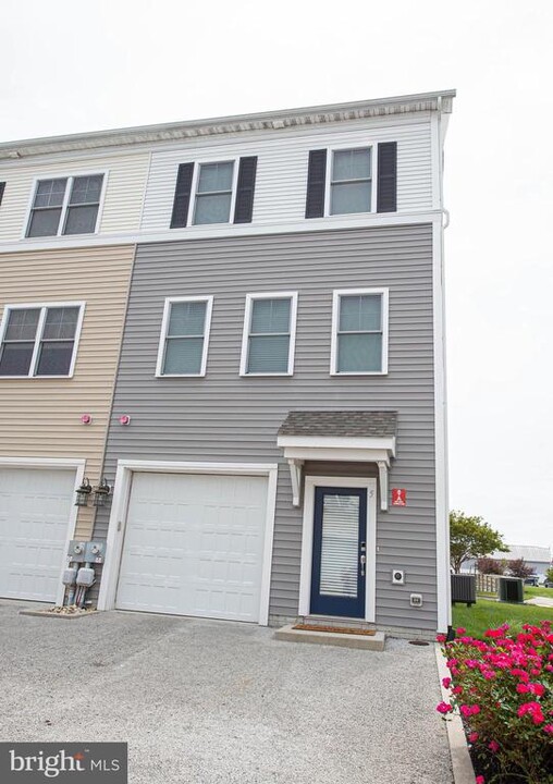 13002 Bowline Ln in Ocean City, MD - Building Photo