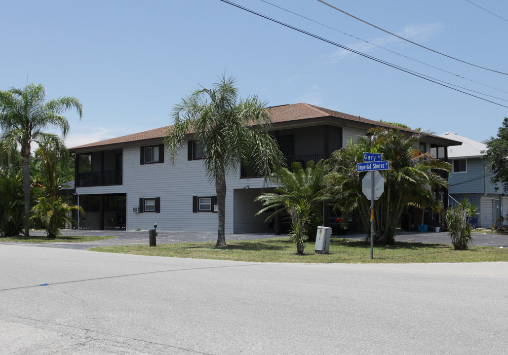 4805 Gary Rd in Bonita Springs, FL - Foto de edificio