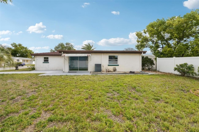 11705 Ibis Ln in Port Richey, FL - Foto de edificio - Building Photo