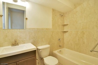 410 Davis Ave in Harrison, NJ - Building Photo - Building Photo