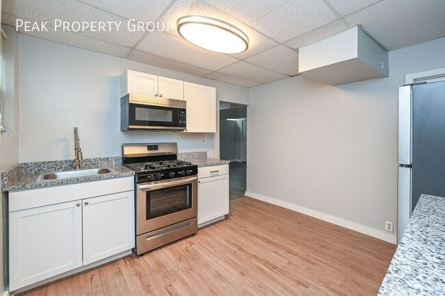 872 Clifton Crest Terrace in Cincinnati, OH - Building Photo - Building Photo