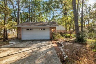 11829 S Red Cedar Cir in Spring, TX - Foto de edificio - Building Photo