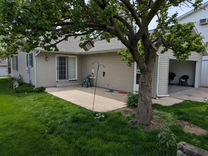102 E Pearl St in Danvers, IL - Building Photo - Building Photo