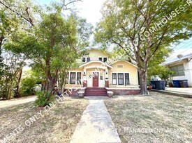 810 W Magnolia Ave in San Antonio, TX - Building Photo