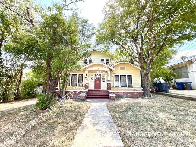 property at 810 W Magnolia Ave