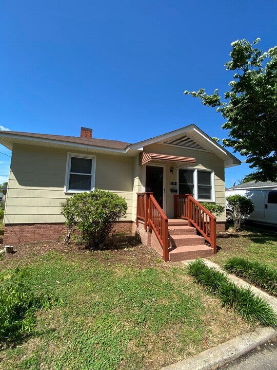 725 Washington St in Cramerton, NC - Building Photo