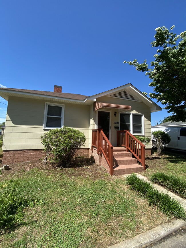 property at 725 Washington St