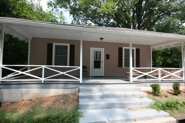 property at 913 Orient St