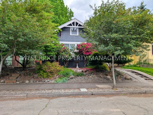 3934 SE 33rd Pl in Portland, OR - Building Photo - Building Photo