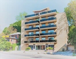 Casablanca in Toronto, ON - Building Photo