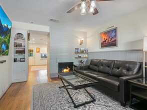 1001 E 45th St in Austin, TX - Building Photo - Building Photo