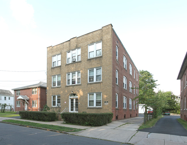 147 Lawlor St in New Britain, CT - Building Photo - Building Photo