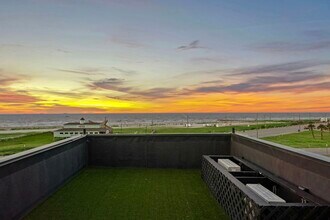 801 Avenue K Ave in Galveston, TX - Building Photo - Building Photo