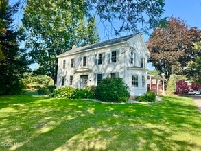 675 Mac Elroy Rd in Ballston Lake, NY - Building Photo - Building Photo