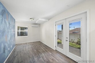 1821 Cypress Ave in San Diego, CA - Foto de edificio - Building Photo