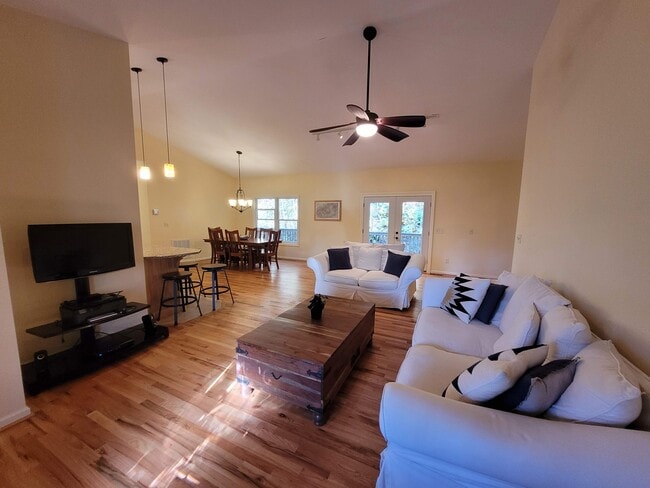 97 N Coyote Springs Farm Rd in Leicester, NC - Building Photo - Building Photo