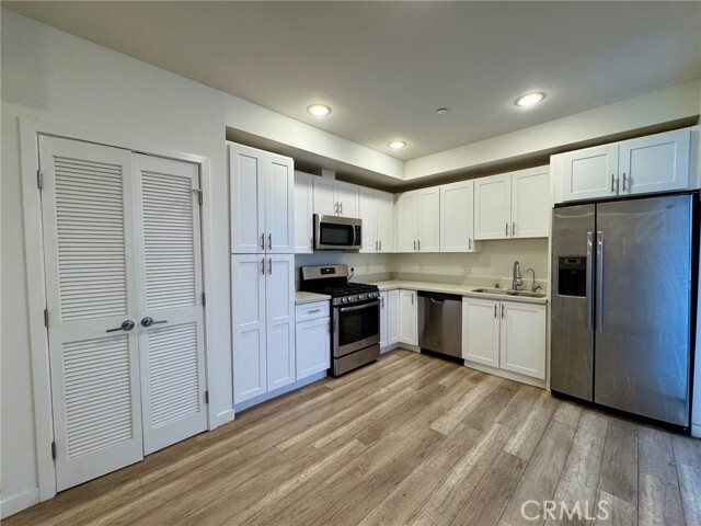 property at 1025 S Berendo St