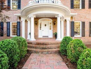 755 River Gate Dr in Atlanta, GA - Building Photo - Building Photo