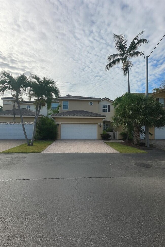 11324 NW 54th Terrace in Doral, FL - Building Photo - Building Photo