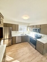 5383 Picket Dr in Colorado Springs, CO - Building Photo - Building Photo