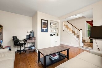 17 Lexington St in Weston, MA - Building Photo - Building Photo