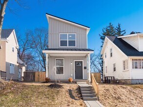 384 Whitethorne Ave in Columbus, OH - Building Photo - Building Photo