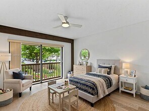 203 Bonnie Brae Way in Hollywood, FL - Building Photo - Building Photo