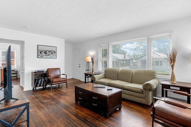 6563 Julian Ave in St. Louis, MO - Building Photo - Building Photo