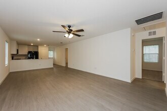 120 Arbor Hls Rd in Balch Springs, TX - Foto de edificio - Building Photo