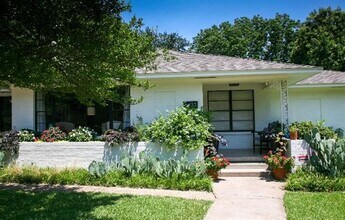 6423 Dunstan Ln in Dallas, TX - Building Photo - Building Photo