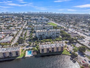 4709 NW 7th St in Miami, FL - Building Photo - Building Photo