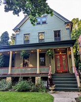 1306 Oak Ave in Evanston, IL - Building Photo