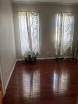 10722 104th St in Ozone Park, NY - Building Photo