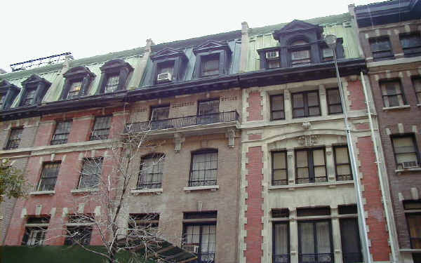 7 W 73rd St in New York, NY - Building Photo - Building Photo