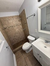 9126 Greenleaf Rd in Jacksonville, FL - Foto de edificio - Building Photo