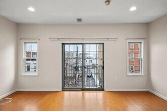 41 Wright Ave in Jersey City, NJ - Building Photo - Building Photo