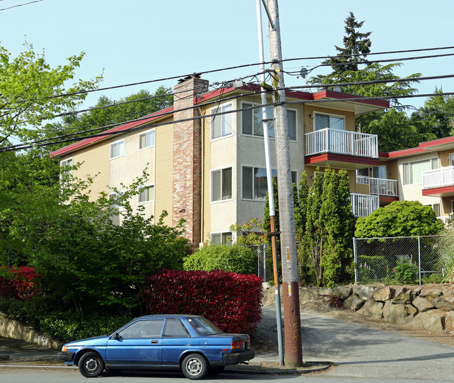 Magnolia Manor Apartments in Seattle, WA - Building Photo - Building Photo