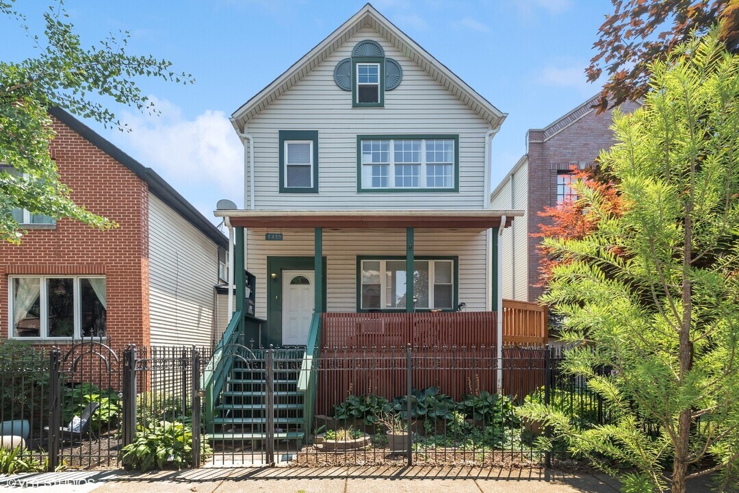 2429 W Cortland St-Unit -1F in Chicago, IL - Building Photo